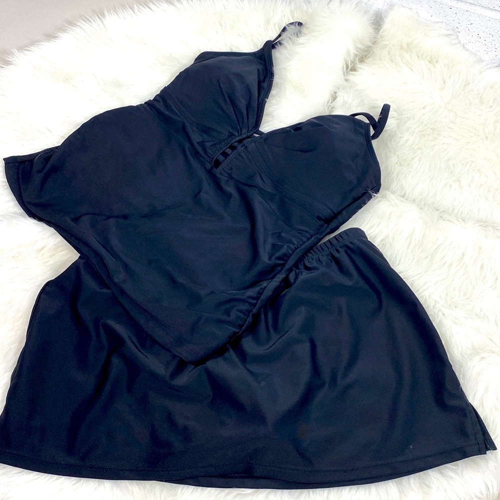 2 pc black tankini with Skort bottom in black​​​​​